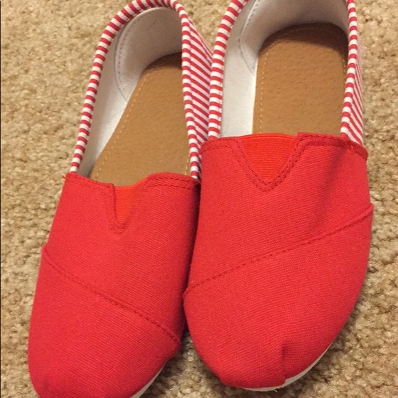 Shoes - Picture 1 of 3